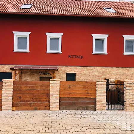 Guest house Apartman Rotunda *