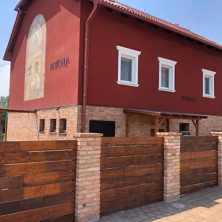 Guest house Apartman Rotunda *