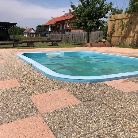 Apartman Rotunda * Jevisovka